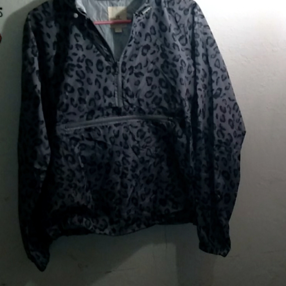 Wind breaker